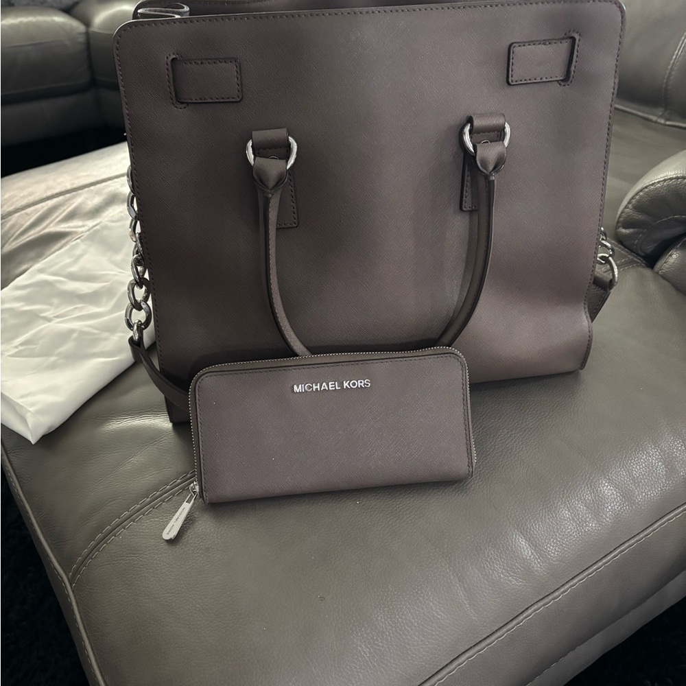🆕 Michael Kohr’s Hamilton Purse with wallet 🔐 - Picture 2 of 7